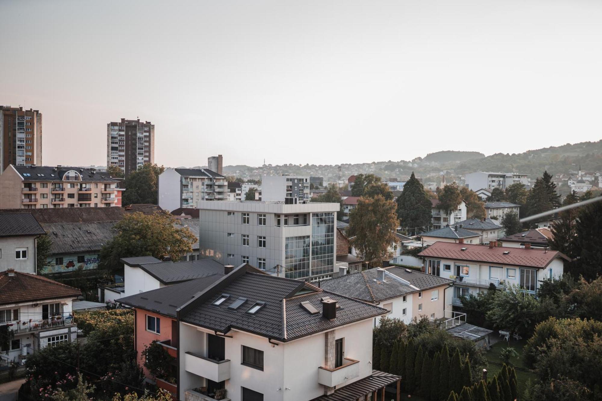 Apartman Centar Добой Екстериор снимка
