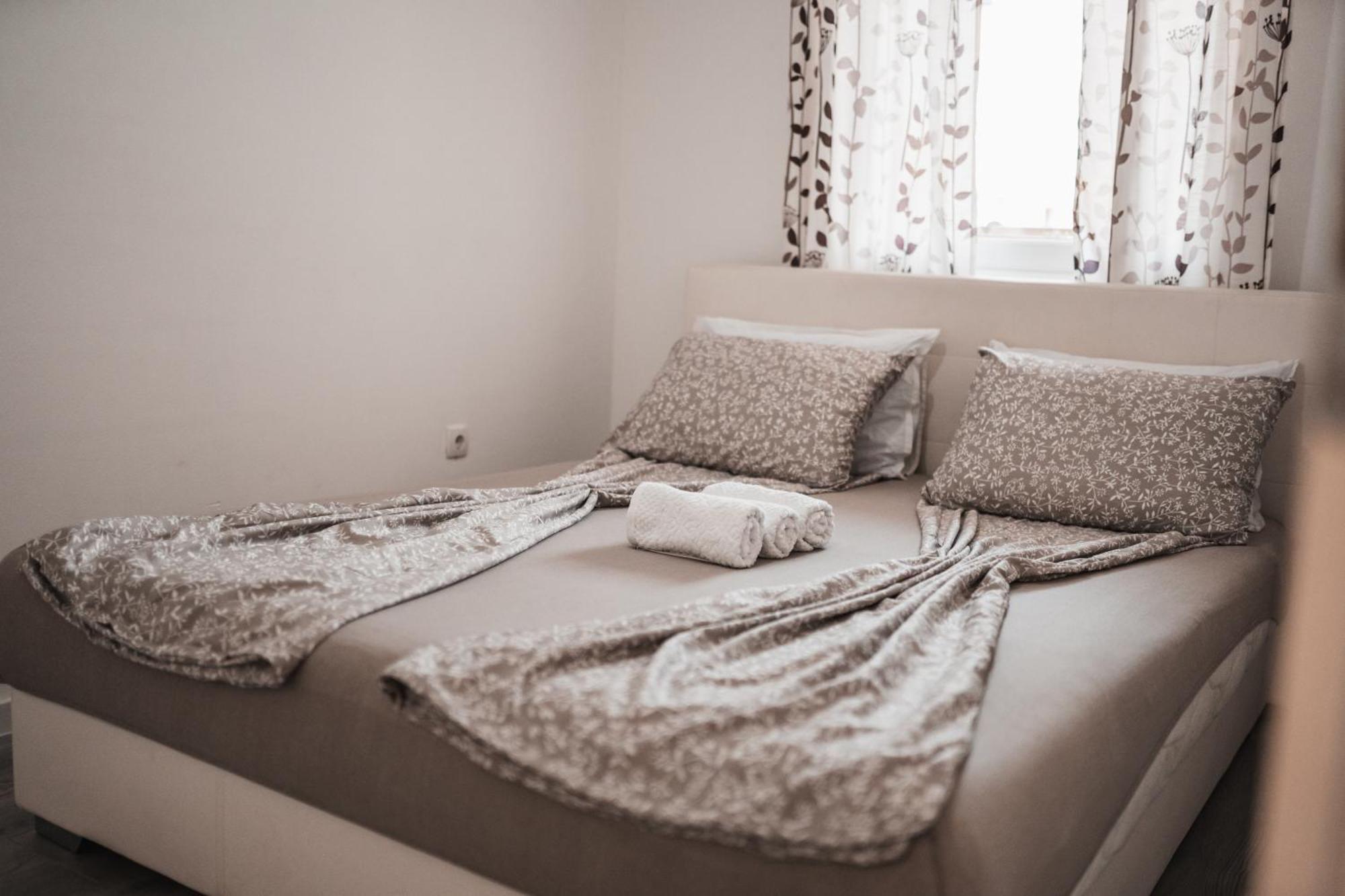 Apartman Centar Добой Екстериор снимка